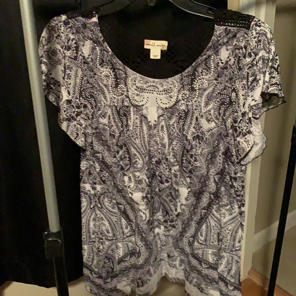 Ladies patterned top with beads and lace
